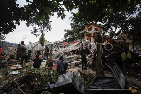 Korban Meninggal Dunia Akibat Gempa Cianjur Antara Foto