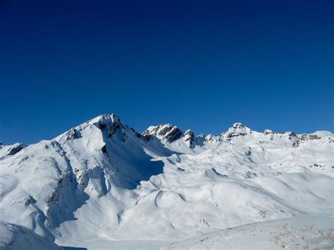 Premium Photo | Border mountains between italy and france