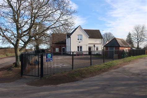 Horning Primary School Hugh Venables Cc By Sa Geograph Britain