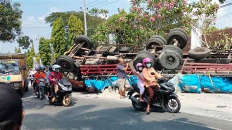 Kecelakaan Mengerikan Di Lamongan Dipicu Truk Tronton Alami Rem Blong