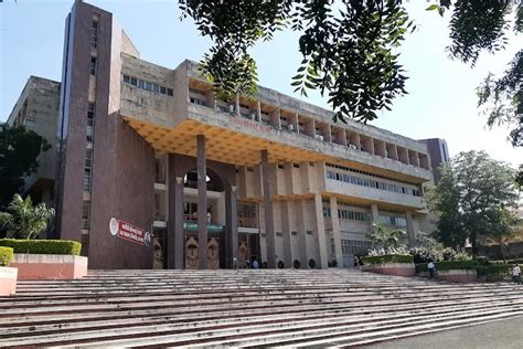 Kavayitri Bahinabai Chaudhari North Maharashtra University Jalgaon