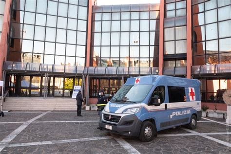 Covid Al Via Le Vaccinazioni Nella Caserma Della Polizia Polizia