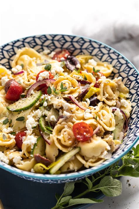 15 Minute Greek Tortellini Pasta Salad