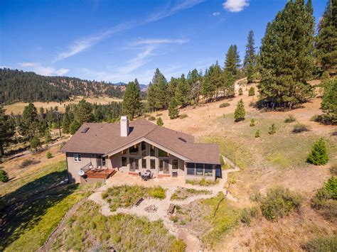 ***PENDING*** 21 Fishers Lane, Boise - Welcome home to one of Boise