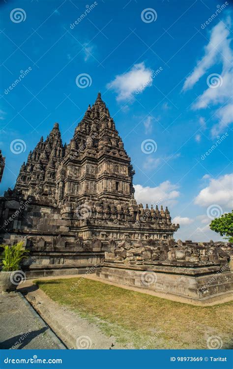 Prambanan O Candi Rara Jonggrang Es Un Compuesto Del Templo Hindú En