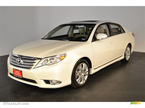 Blizzard White Pearl Toyota Avalon Limited Gtcarlot