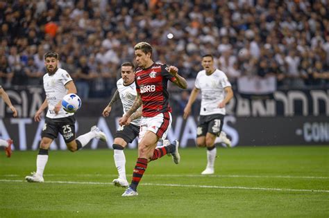 Como Mandante Flamengo N O Perde Para O Corinthians Desde