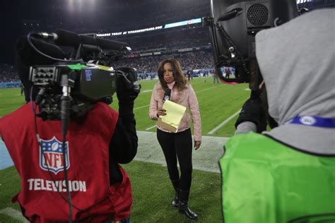 'Is She OK?' - NFL Fans Worried About Veteran Sideline Reporter - The Spun