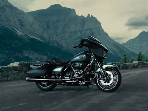 New 2025 Harley-Davidson CVO™ Street Glide® Blue Streak Motorcycles For