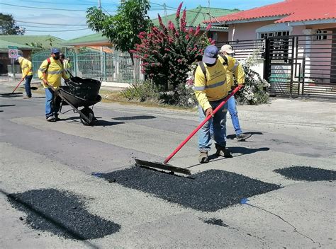 MOP destinará cerca de 3 millones para parcheo de calles en Panamá y