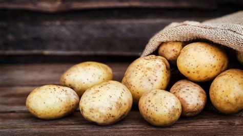 10 Brilliant Uses for Potatoes Around the House - First For Women