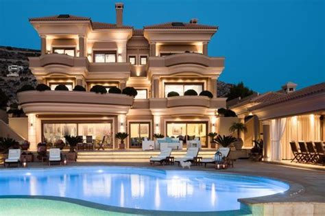 Luxury villas for sale in Greece - LuxuryEstate.com