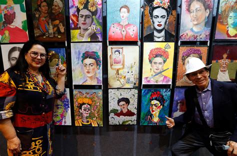 Exposición 100 Fridas para Frida llega a Ciudad de México tras su