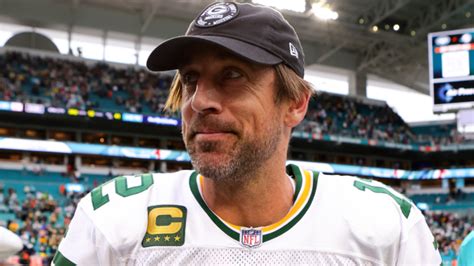 Aaron Rodgers Is Going On A Darkness Retreat