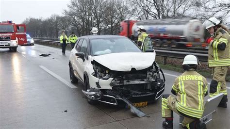 Vorsicht Gl Tte Unfall Auf Der A Bei Gro Ippener