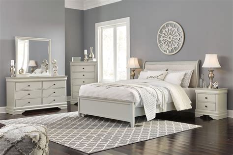 Jorstad 5-Piece Sleigh Bedroom Set in Gray