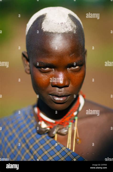 Bodi tribe woman hana mursi hi-res stock photography and images - Alamy