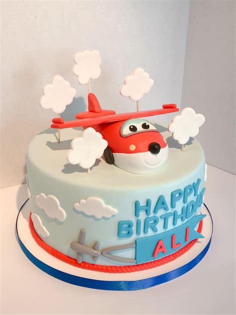 Airplane Birthday Cake : r/cakedecorating