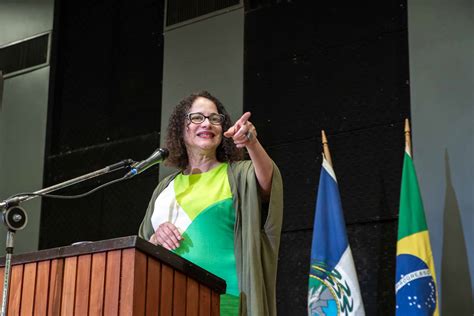 Ministra de Ciência Tecnologia e Inovação apresenta um novo momento