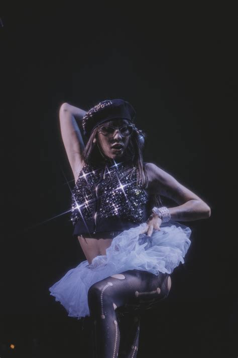 Isabella Lovestory — CONCERT UPDATER