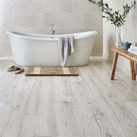 Muniellos Light Oak 910x153 Anti Slip Tiles Walls And Floors Wood