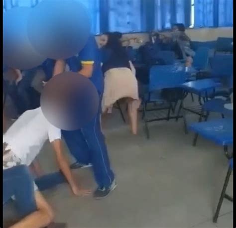 Vídeo mostra alunos dançando e simulando cenas de sexo em sala de aula