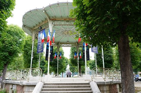 Le kiosque à musique de la source de l Hôpital à Vichy découvrez le