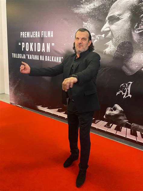 Poznati Se Okupili Na Premijeri Filma Pokidan O Ivotu Peva A Ace Lukasa