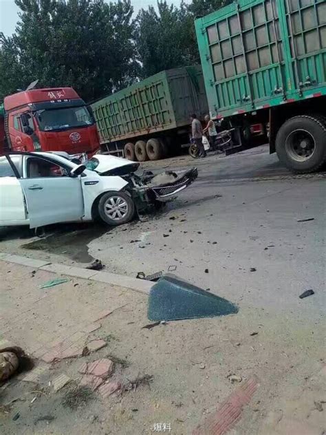 日照三莊鎮三黃路附近發生車禍 車損嚴重 每日頭條