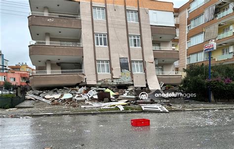 Kahramanmaraş merkezli depremde Hatay ilinde de binalar yıkıldı