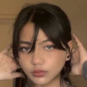 9 Hot Sexy Gazi Jarin Bikini Pics