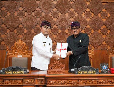 Pembukaan Sidang Paripurna DPRD Kota Denpasar Wawali Arya Wibawa