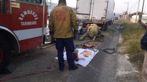 Deja 2 Muertos Choque Por Alcance En La Carretera Morelia Salamanca