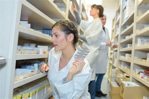 5 Questions You Should Always Ask Your Pharmacist About A New