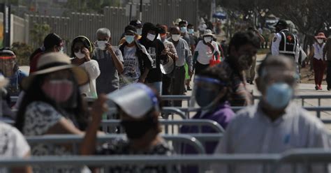 COVID 19 aglomeraciones y caos un día después de récord de muertes