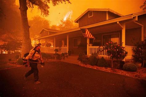 Incendio Forestal En California Provoca Miles De Evacuaciones