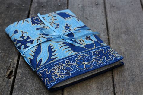 Make your own beautiful DIY fabric journal covers | Koren Helbig