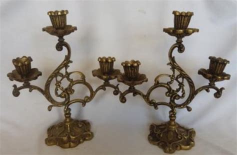 Par De Candelabros Em Bronze