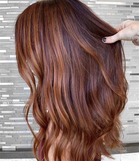 Le roux baptisé copperhair fait son grand retour en 2021 Couleur