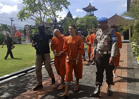 Indonesia Parades 5 Foreigners Arrested For Drugs On Bali Ap News