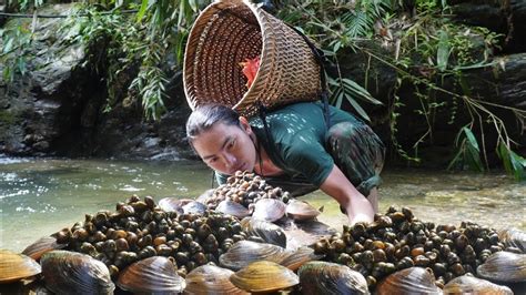 Harvest Bitter Melon Bring Clams To The Market To Sell Survival Alone