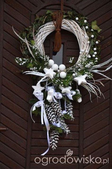 68 Amazing Holiday Wreaths For Your Front Door Happily Ever After