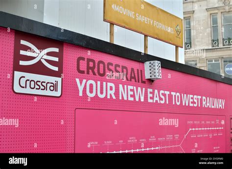 Segno Di Crossrail Immagini E Fotografie Stock Ad Alta Risoluzione Alamy