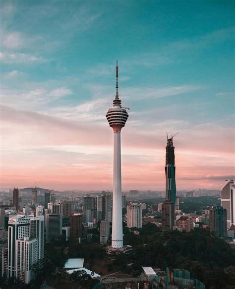 Ghé thăm tháp Menara Kuala Lumpur cao chọc trời tại Malaysia