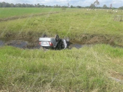 Autom Vil Se Accidenta En La Carretera Tacotalpa Jalapa