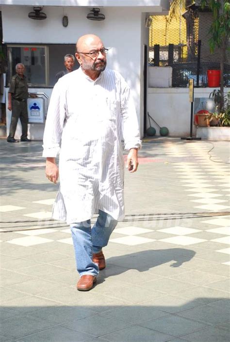 Govind Nihalani was snapped at Sadashiv Amrapurkar's Prayer Meet Media