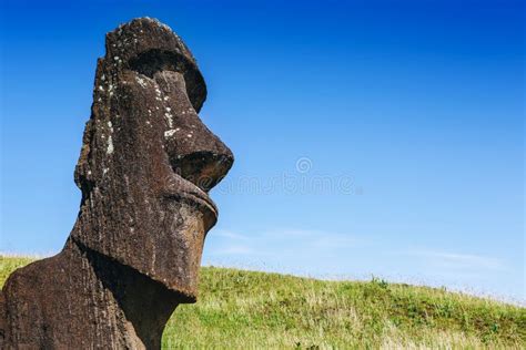 Statua Di Moai In Rano Raraku Volcano Nell Isola Di Pasqua Cile