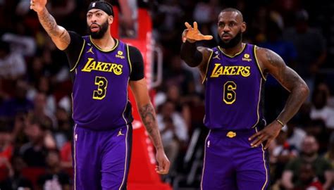 Malgré leur départ catastrophe les Lakers finiront dans le positif