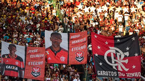 Torcedores Lotam O Maracan Para Homenagear Os Garotos Do Ninho