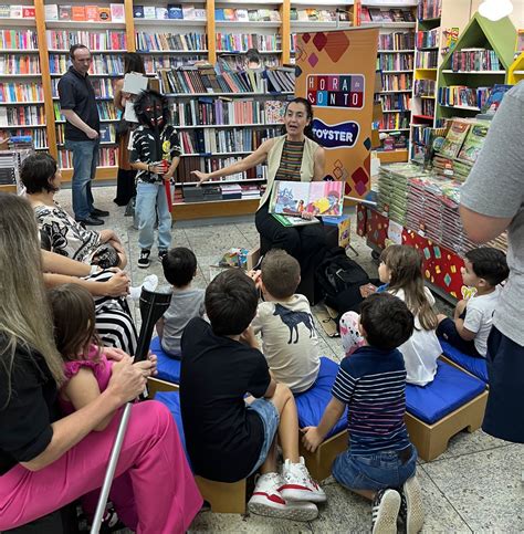 AToupeira Grupo Livrarias realiza contações de histórias para